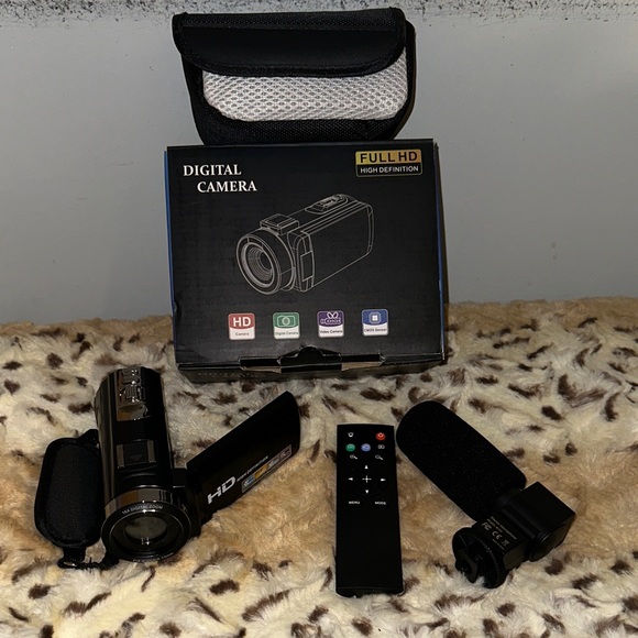 hd digital camara Other - Full HD Digital Camera with Accessories - Black